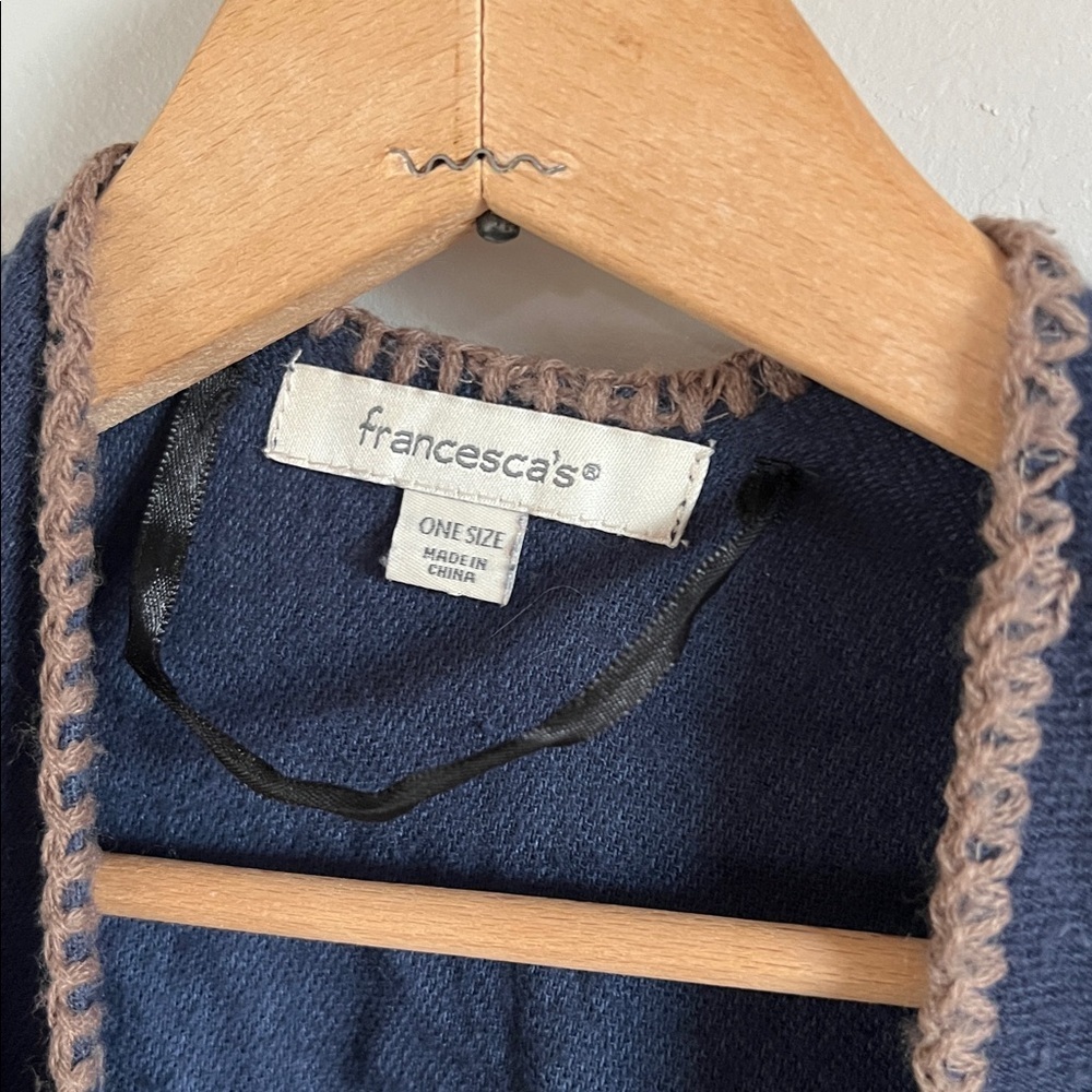 Francesca's Collections Navy and Tan Knit Top/shaw/poncho - Picture 5 of 6